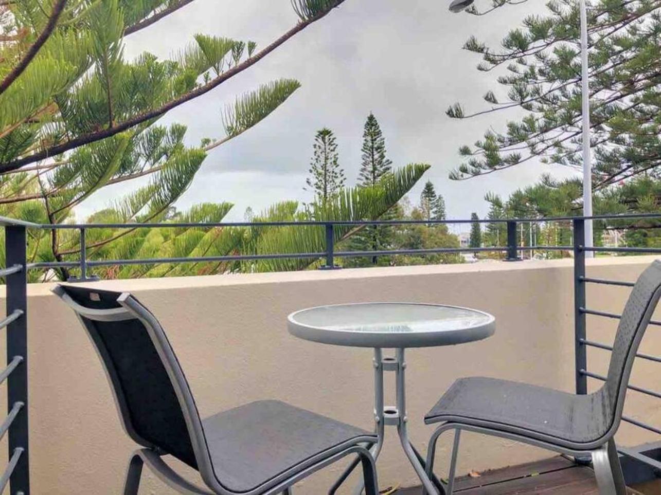 The Iceworks-Overlooking Esplanade W Parking 2 Carscentral Fremantle Exterior photo