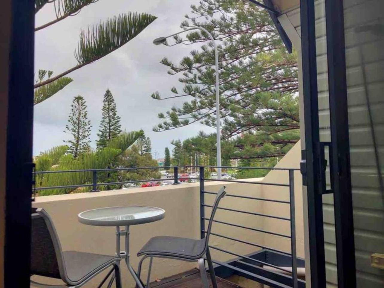 The Iceworks-Overlooking Esplanade W Parking 2 Carscentral Fremantle Exterior photo