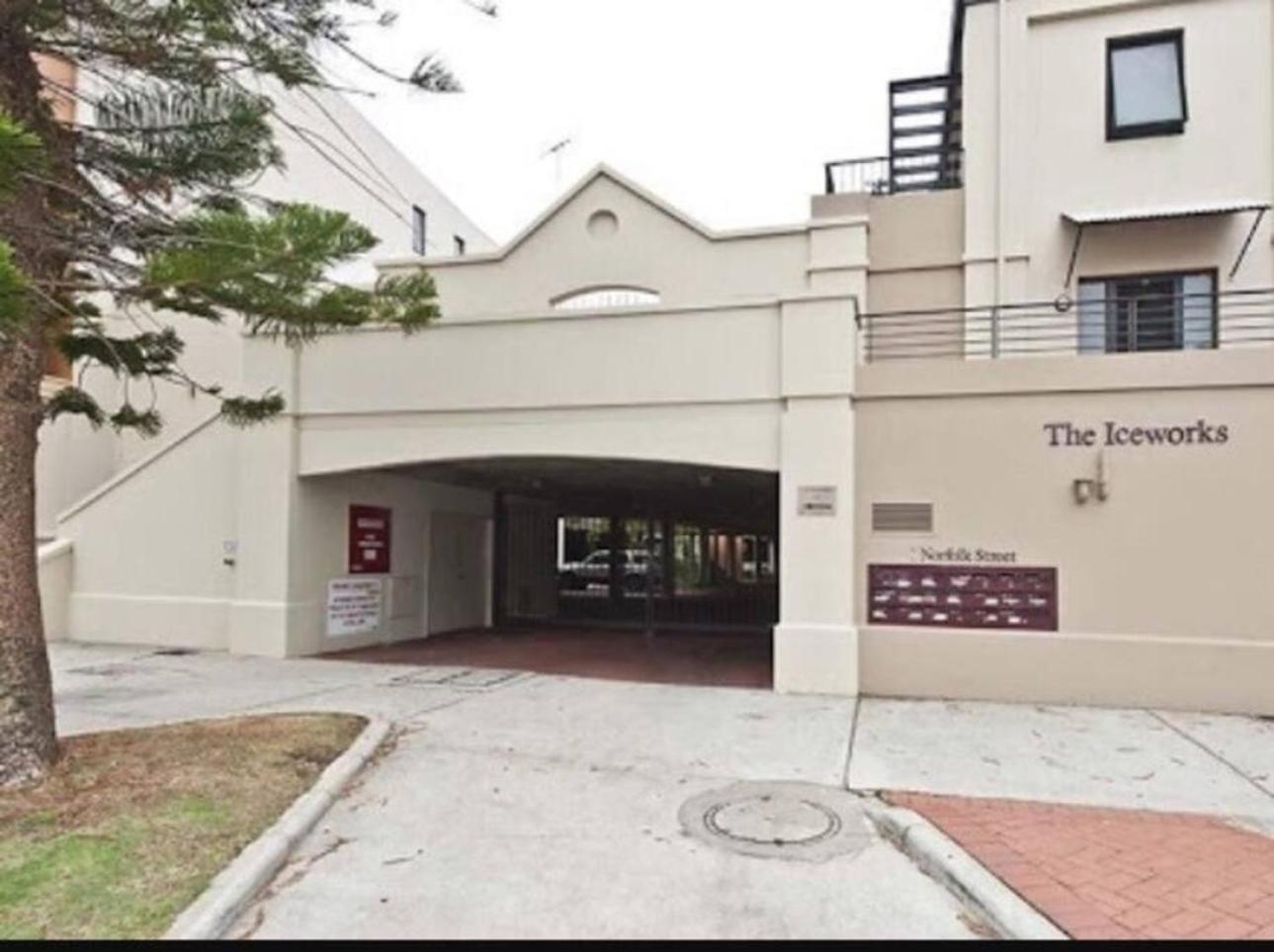 The Iceworks-Overlooking Esplanade W Parking 2 Carscentral Fremantle Exterior photo